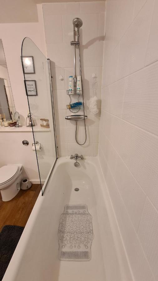 Luxury 2 Bed Apt With Free Wi-Fi & Parking Манчестер Экстерьер фото